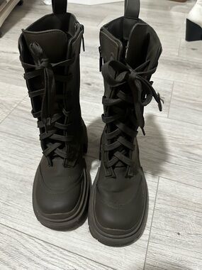 Zara Olive Green Lace-Up Combat Boots with Chunky Sole